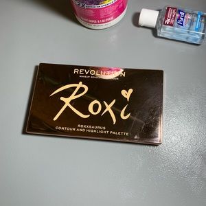 Revolution Roxi Contour and Highlight Palette